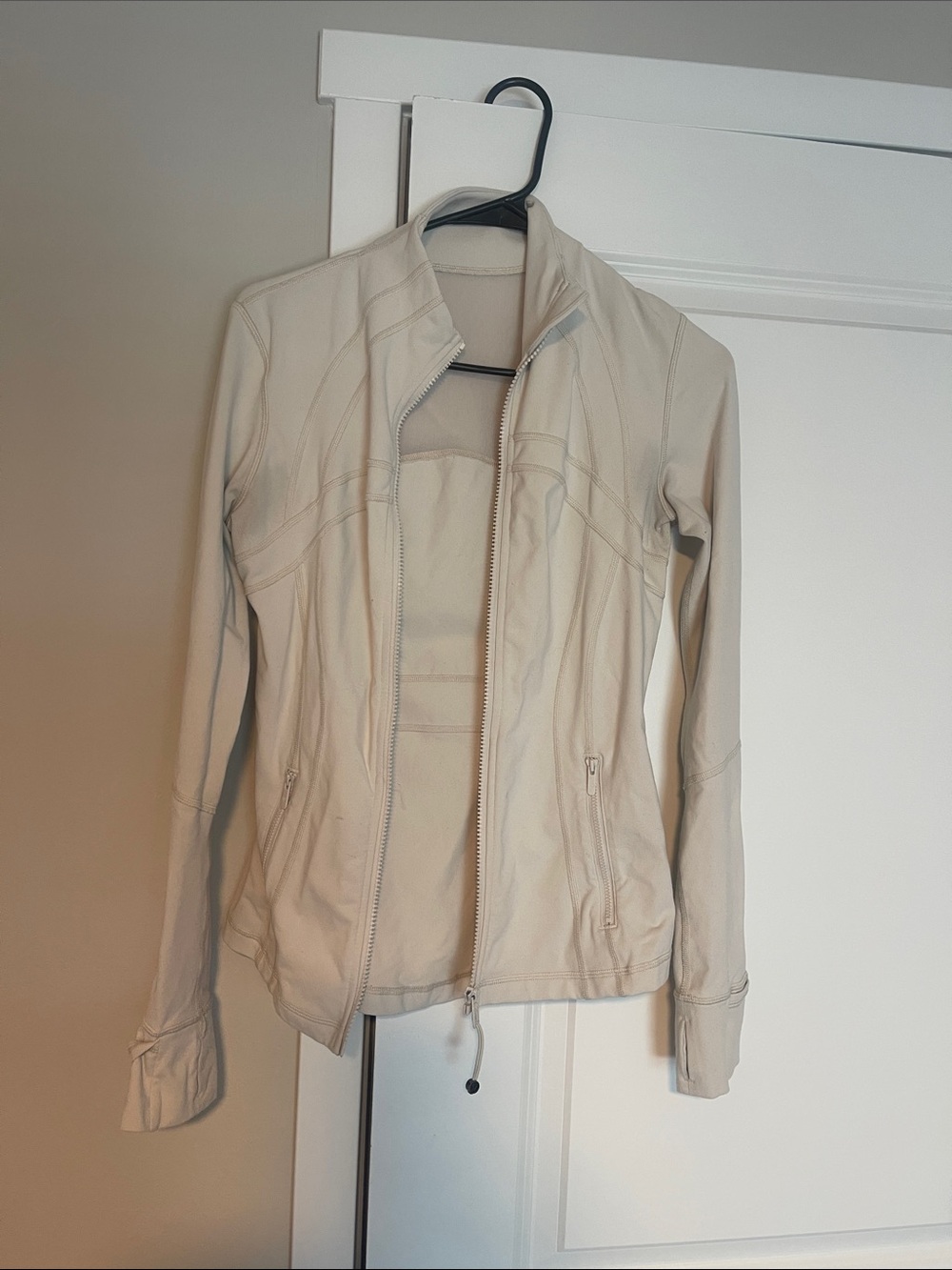 Women lululemon- Cream